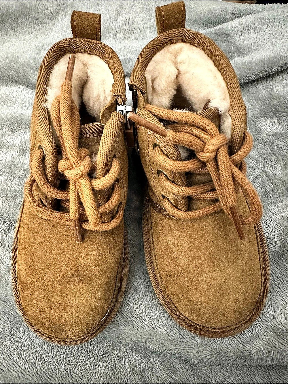 UGG Toddler’s Neumal II Sheepskin Chukka boots